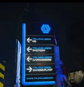Tower signage. Merek toko, Neon box
