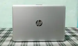 Hp 14 slim Dualvga Fhd AMD a9 ram8 ssd512 batre awet siap game design