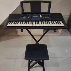 Keyboard Yamaha Piano kondisi baik berfungsi normal lengkap