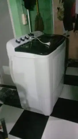 Mesin Cuci Polytron 12 kg