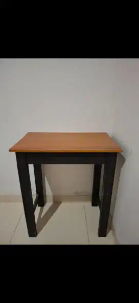 Meja belajar kayu