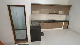 Sewa Rumah Tanjung Duren 6x15 Dengan 3 Kamar Tidur 2 Lantai 55 Juta