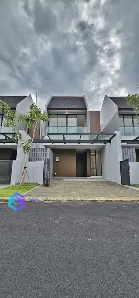 RUMAH MINIMALIS MODERN 2 LANTAI SIAP HUNI KOMPLEK VILA DELIMA