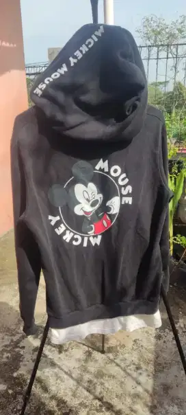 Jual hoodie thrifting merk Disney