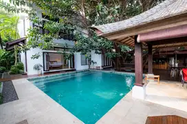 Villa tropis Cozy luas Strategis Pantai berawa Canggu Bali