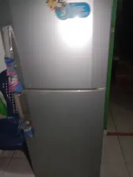 Kulkas Sillver Merek LG