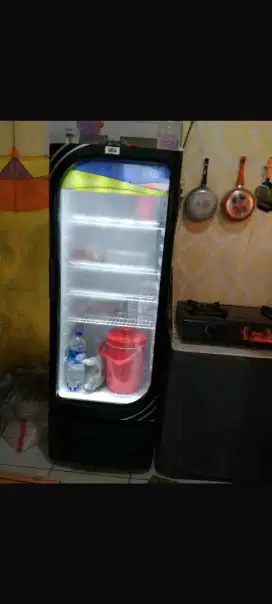 Jual showcase kulkas pendingin minuman ukuran 4 rak tanggung merk GEA