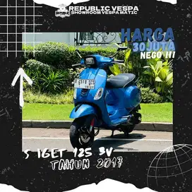 Vespa S IGET 125 3V th 2017 warna Biru Doff PERFECT CONDITION.