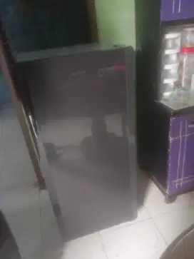 Kulkas 1pintu polytron