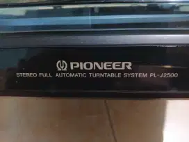 Pemutar piringan Hitam Pioneer Made in Japan.