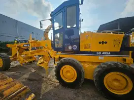 Dijual cepat motor grader Komatsu GD405A articulated Buildup Harga DP