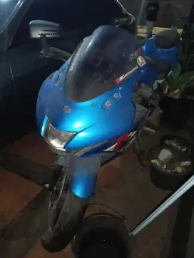 Dijual motor Suzuki GSX-R150