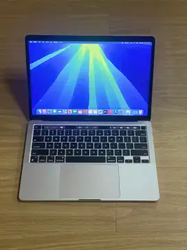 MacBook pro 13 inch 2020 M1 , ram 16/512 gb second like new