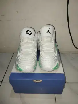Assallam mualaikum.di jual sepatu basket Jordan Luka 3 baru.