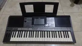 YAMAHA PSR S970