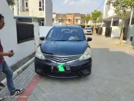 Nissan Livina Manual Hitam 2015 SV /MT