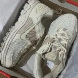 Nike Zoom Vomero 5 Women’s Shoes