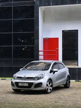KIA RIO HB 1.4 AT 2013