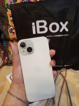 Iphone 15 hijau