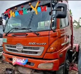 Hino Lohan SG 260 TI Traktor Head Trailer 4×2 Bio Solar Turbo Fulors