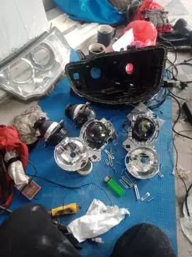 Jasa servis headlamp mobil kuning serabut kusam dan brembun