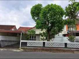 Disewakan rumah besar dekat UGM