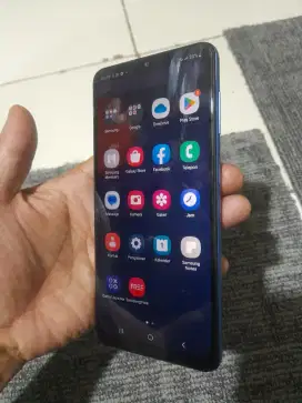 Samsung m12 ram 4+4/64