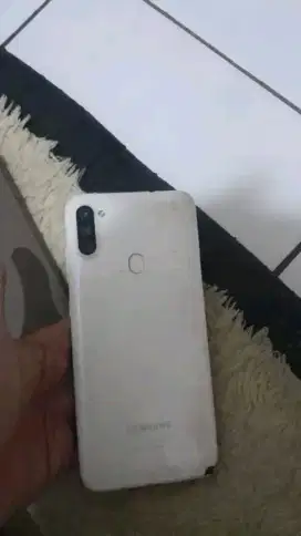 Samsung a11 3/32 GB 4G LTE ngebut