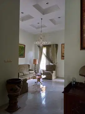 Rumah Dengan Lingkungan Asri Dekat Fasum Di Ceger, Cipayung R2092
