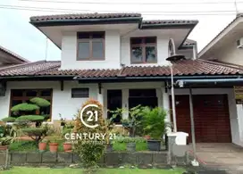 Dijual rumah besar dan luas di Bintaro Sektor 8