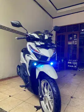 Vario 125 LED OLD Warna putih TH 2017
