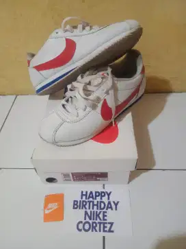 Nike cortez size 39 xlv Aniversary