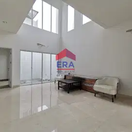 Rumah 2 Lantai Hoek The Riviera Semi Furnished Siap Huni!