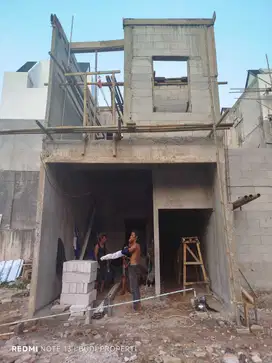 Jual rumah murah 2 lantai di Cijantung