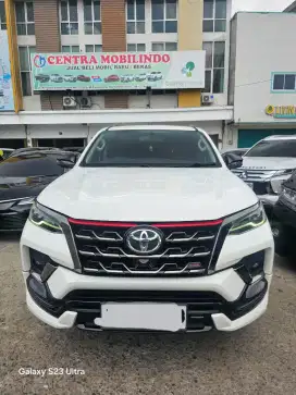 Fortuner VRZ TRD 2.4 AT 2021 putih dp 65 jt