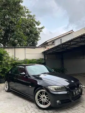 BMW 320i 2010 E90 Lci (Business Line)