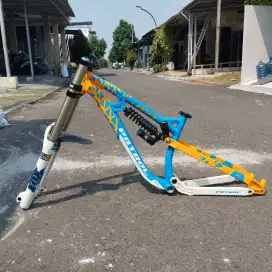 Frame Downhill Patrol 871 & Fork Fox 40