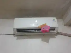 BU jual cepat AC Sharp
