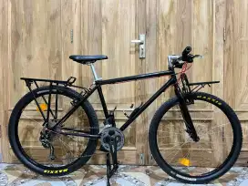 Sepeda commuter bike 10 speed full deore