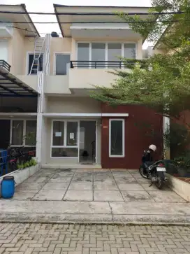 Rumah asri, nyaman dengan keamanan 24 jam