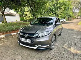 HR-V E CVT (TV Floating & Velg Prestige)