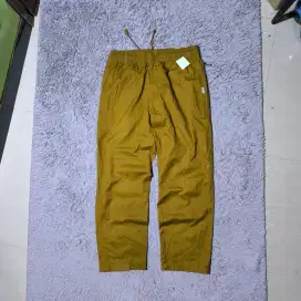 Filed core relaxed long pants
Sz 33 slim