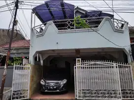 Rumah 2lantai Carport 2 mobil komplek bintara