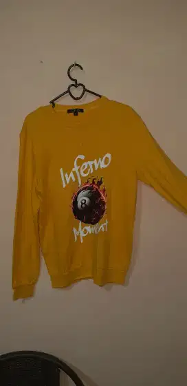 Sweater Yellow Eight Ball merk Topten