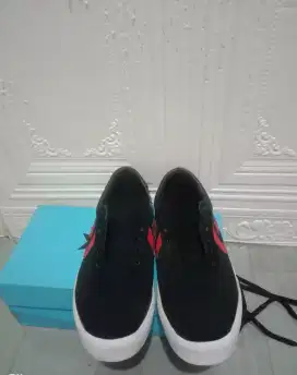 Jual sepatu Converse