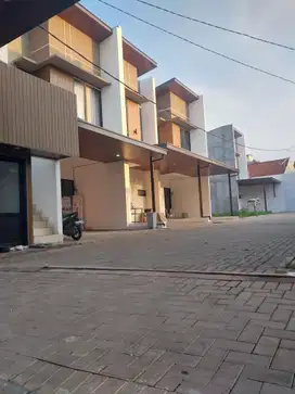 Rumah 2 Lantai Siap Huni DI Cirendeu Dekat MRT Lebak Bulus Jaksel