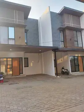 Rumah 2 Lantai Siap Huni DI Cirendeu Dekat MRT dan Toll Lebak Bulus