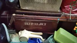 Jual mesin jahit swinger jadul kondisi masih layak