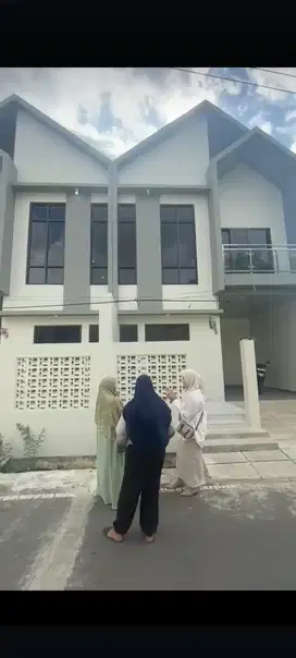 Rumah mewah 2lantai siap huni dkt ke poros pettarani