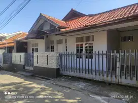 Jual Rumah SIAP HUNI Lokasi Strategis Komplek Margahayu Raya Soetta